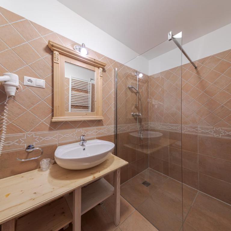 Appartement-Edelweiss - Apartment mit 2 Schlafzimmern mit Balkon und Terrasse - 3