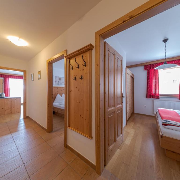 Appartement-Edelweiss - Apartment mit 2 Schlafzimmern mit Balkon und Terrasse - 4