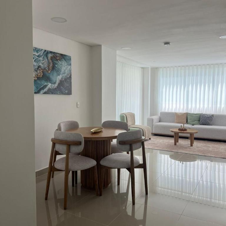 Allianze Apartahotel - Three-Bedroom Apartment - 16