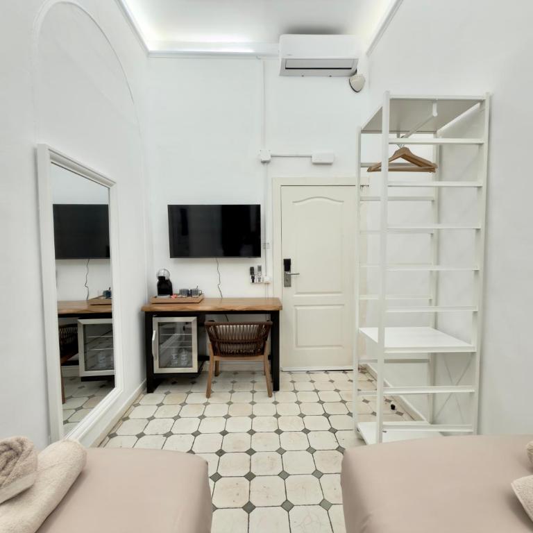 DON FABRiZZiO - Double or Twin Room with Shared Bathroom - 5
