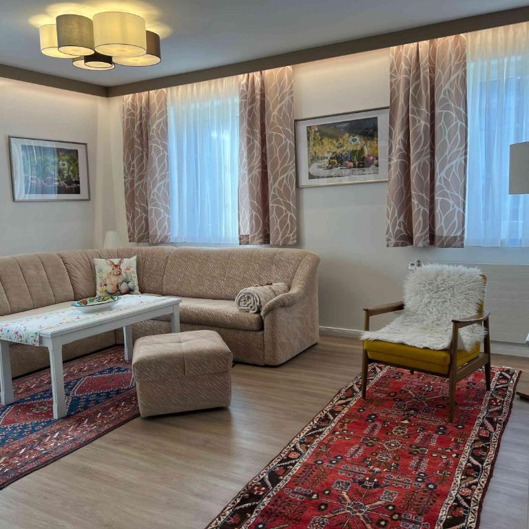 ALTSTADT-APARTMENTS Bad Radkersburg - Ihr Zuhause auf Reisen - Gediegene 88 m² Ferienwohnung „Weißburgunder“ - 1. OG Terrasse Innenhof - 14