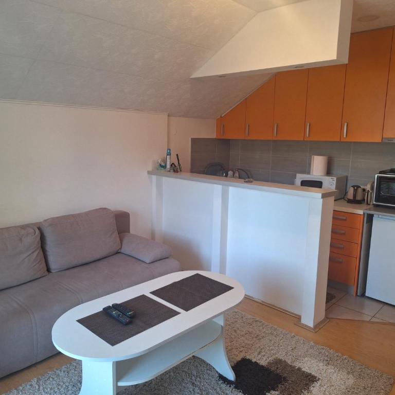 Apartman Aura - One-Bedroom Apartment - 1