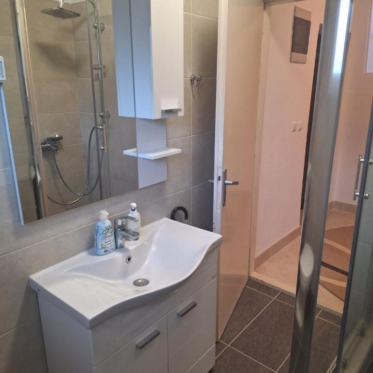 Apartman Aura - One-Bedroom Apartment - 4