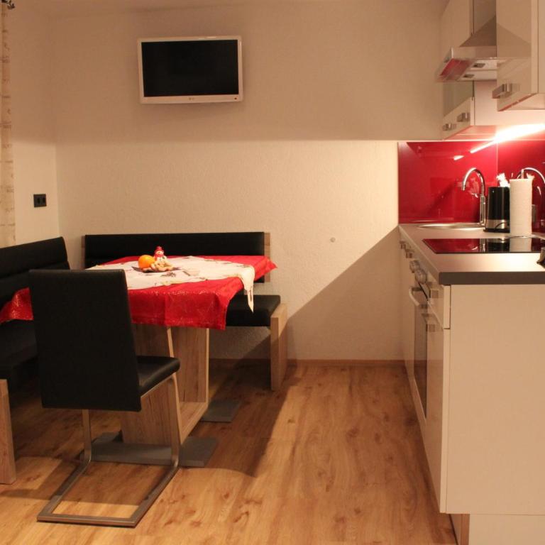 Panorama Appartements Mora - 3 Edelweiß Superior - One-Bedroom Apartment with Balcony and Panoramic View (2-4 People) - 35