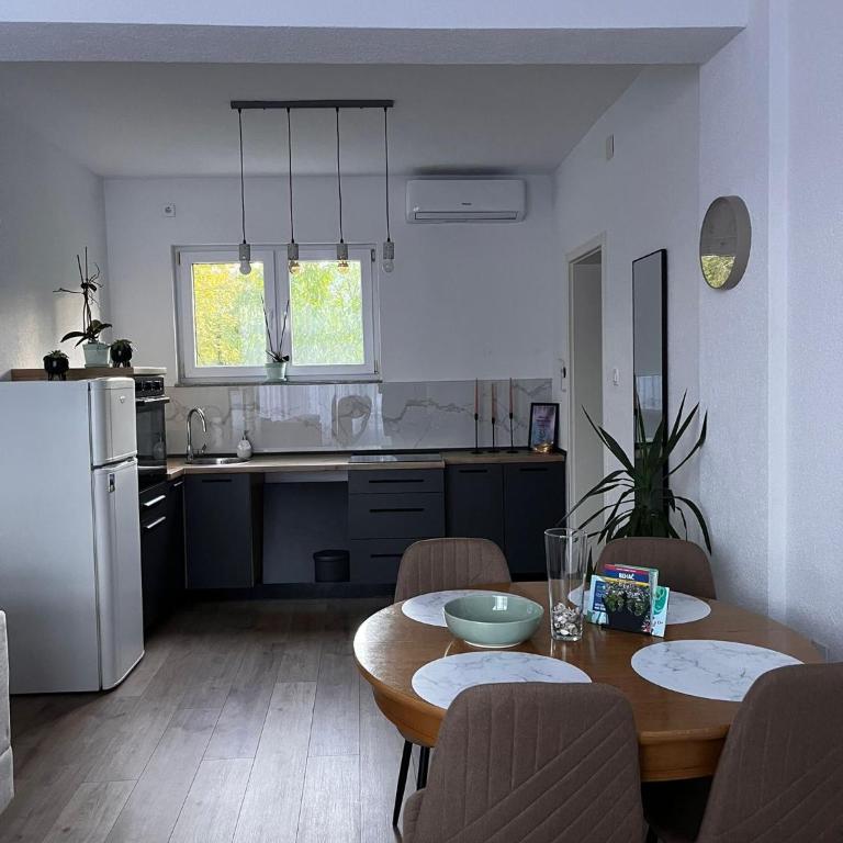 Apartment Ena - One-Bedroom Apartment - 6