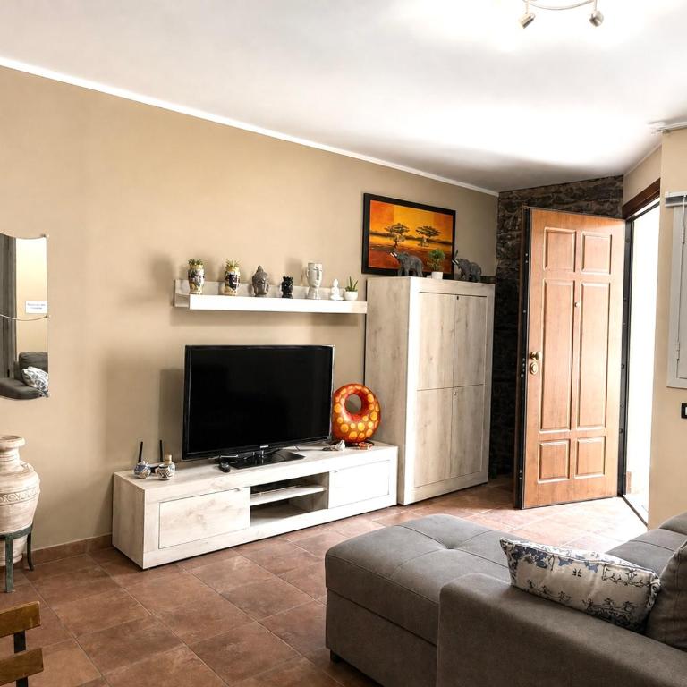 Casa Dei Nonni - Catania City Center Apartment near Duomo - Three-Bedroom House - 3