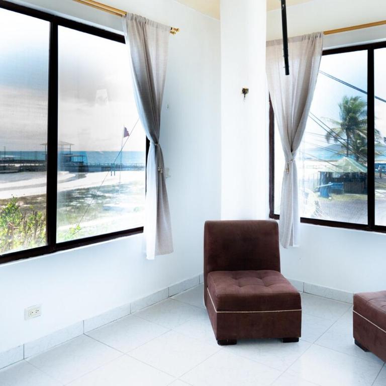 Oceanfront Apartment with Starlink internet - One-Bedroom Apartment - 3