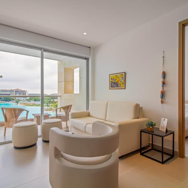 Baia Kristal Cartagena by HostPro - Two-Bedroom Apartment with Lake View - 1