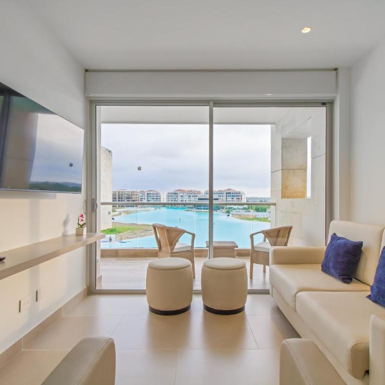 Baia Kristal Cartagena by HostPro - Two-Bedroom Apartment with Lake View - 2