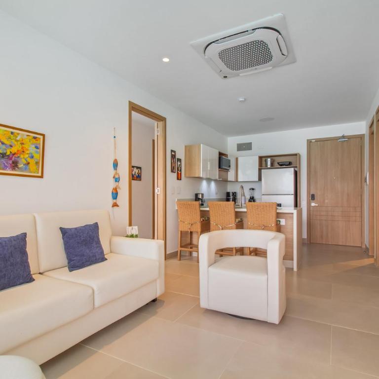 Baia Kristal Cartagena by HostPro - Two-Bedroom Apartment with Lake View - 3