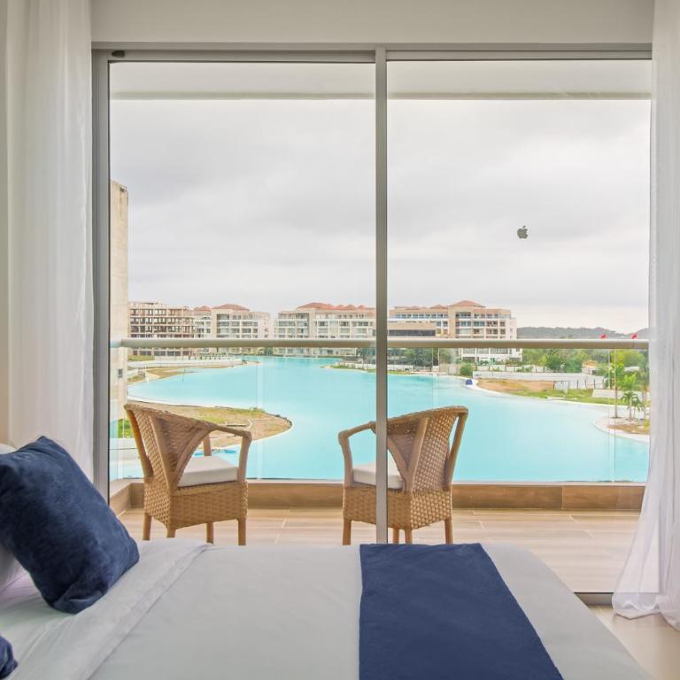 Baia Kristal Cartagena by HostPro - Two-Bedroom Apartment with Lake View - 11