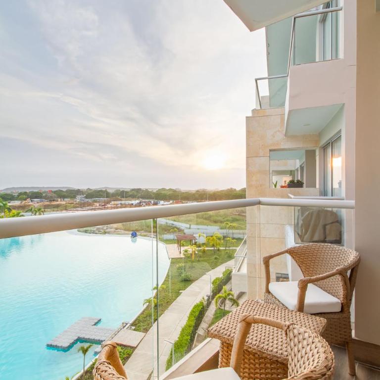 Baia Kristal Cartagena by HostPro - Two-Bedroom Apartment with Lake View - 17