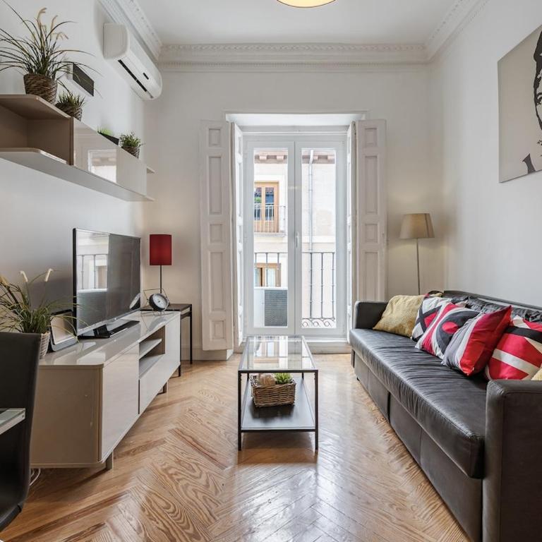Piso luminoso en Preciados - One-Bedroom Apartment - 9