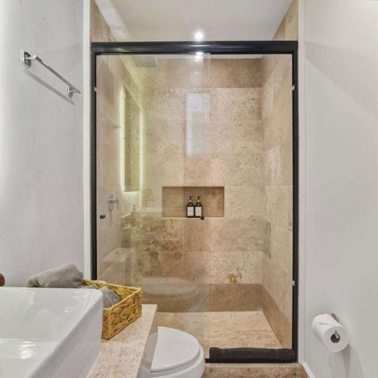 Penthouse with Private Plunge Pool - 2 King Suites - Apartamento - 32