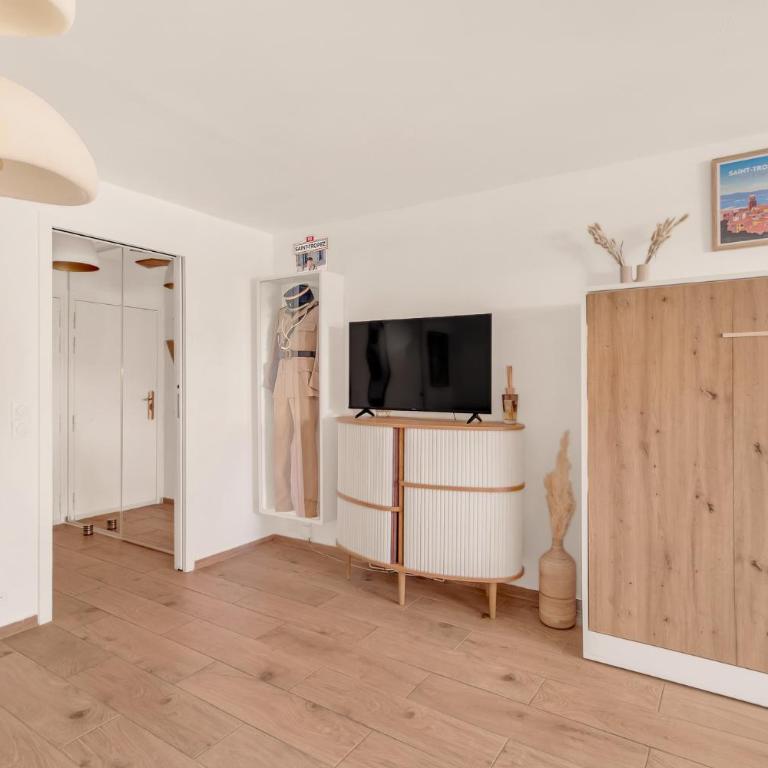Saint-Tropez Luxury Design Apt Pool Beach Parking - One-Bedroom Apartment - 42