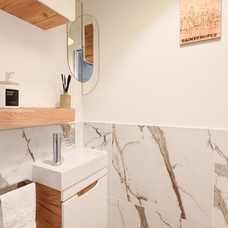Saint-Tropez Luxury Design Apt Pool Beach Parking - One-Bedroom Apartment - 24