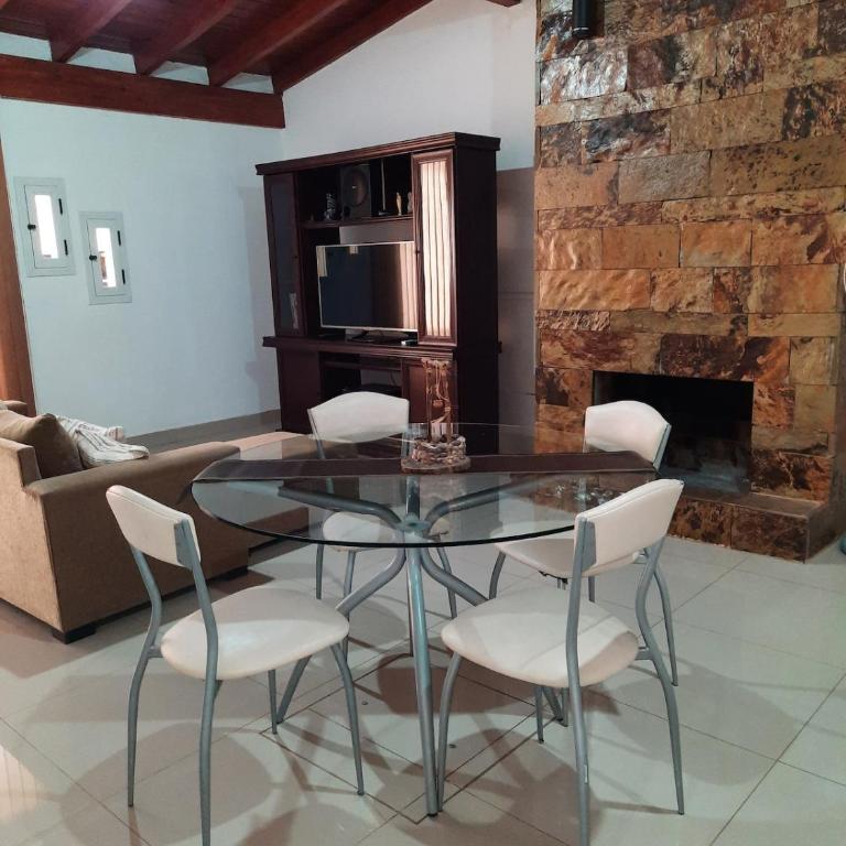 The Ficus Family, A Warm Home - Two-Bedroom House - 15