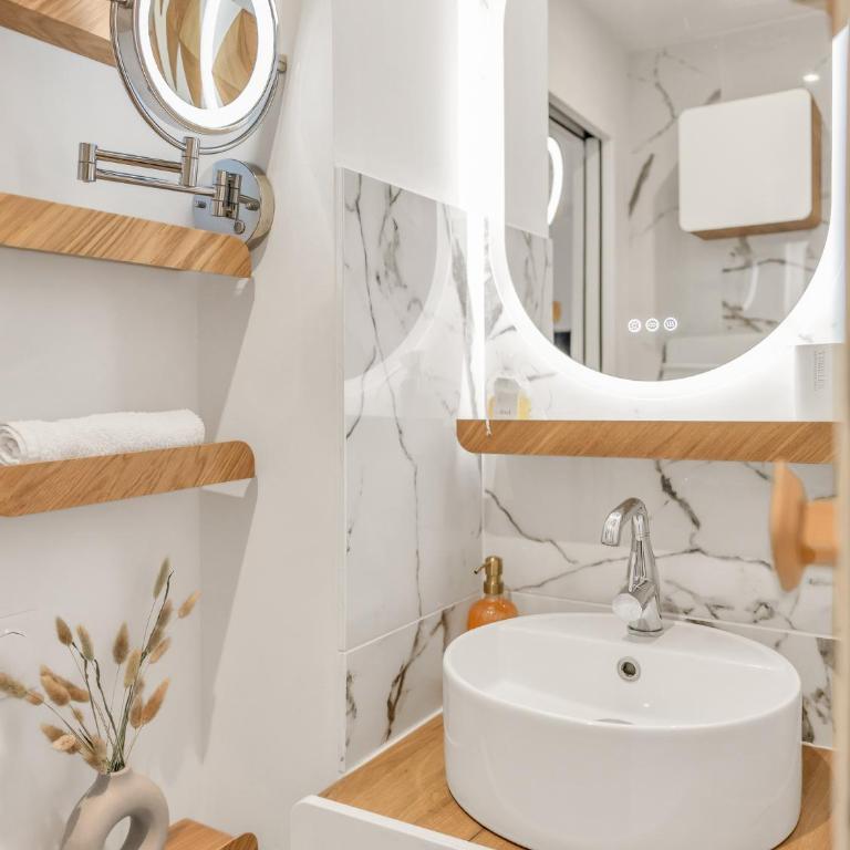 Saint-Tropez Luxury Design Apt Pool Beach Parking - One-Bedroom Apartment - 17