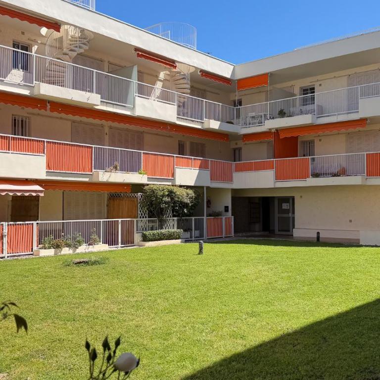 Saint-Tropez Luxury Design Apt Pool Beach Parking - One-Bedroom Apartment - 13