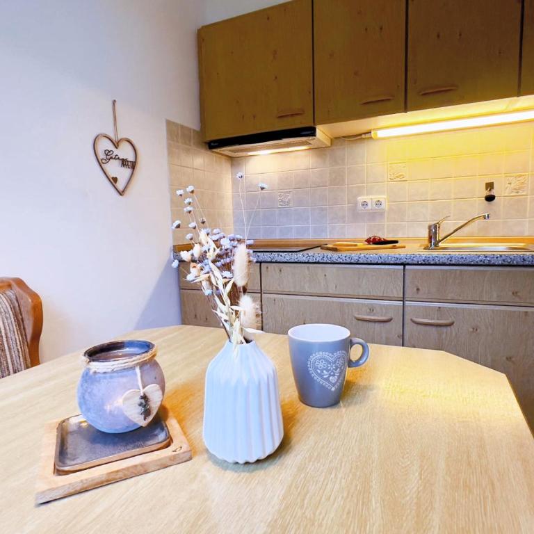 Gästehaus Alpenruh - Apartment mit 1 Schlafzimmer und Balkon - 2