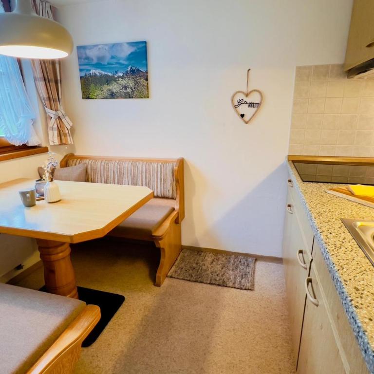 Gästehaus Alpenruh - Apartment mit 1 Schlafzimmer und Balkon - 6
