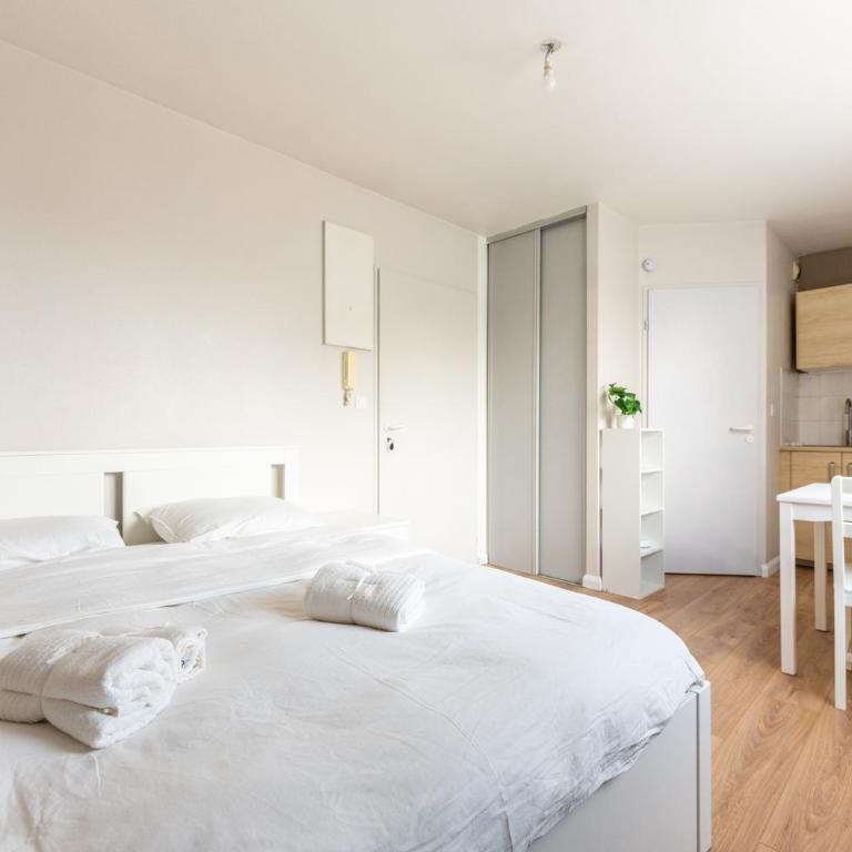 Le Cocon Lumineux - à 500m de la Vieille Ville - One-Bedroom Apartment - 13