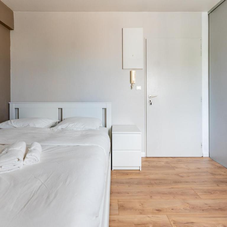 Le Cocon Lumineux - à 500m de la Vieille Ville - One-Bedroom Apartment - 8