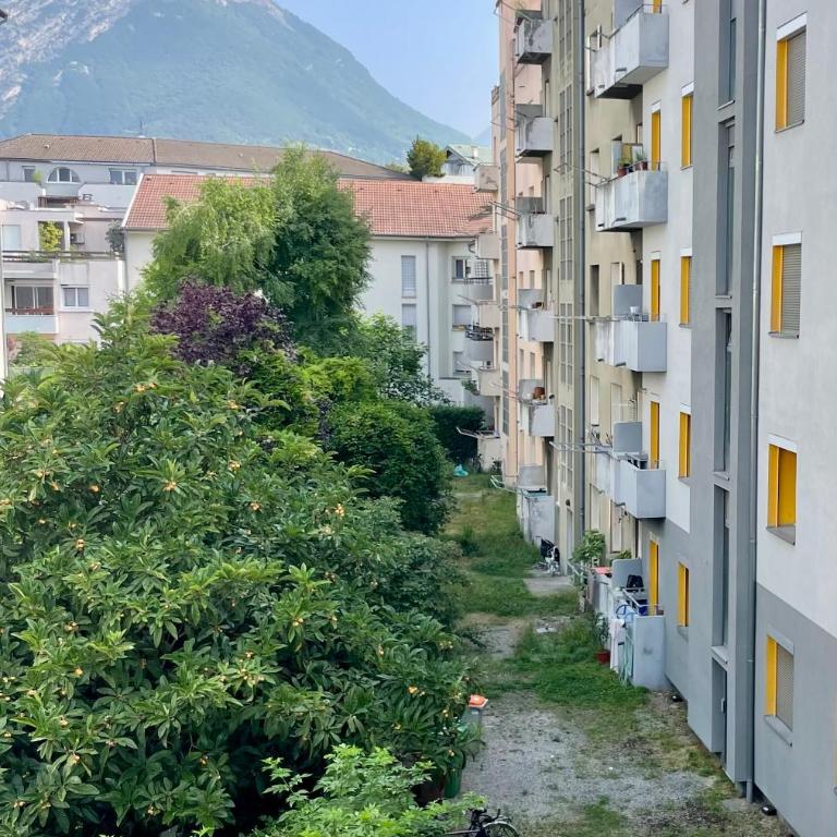 Quiet Line Coliving - Chambre dans T4 de 68m2 - Jusqu'à 2 personnes - Wifi Fibre -Gare à 15 min - GEM à 2 min - Doppelzimmer - 11