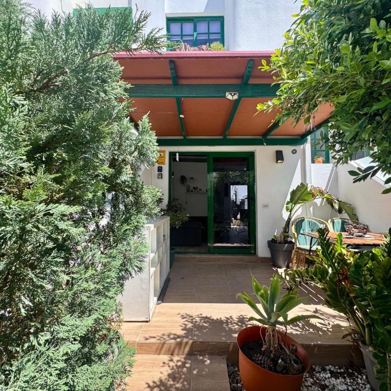 Tropical Sun - One-Bedroom House - 6