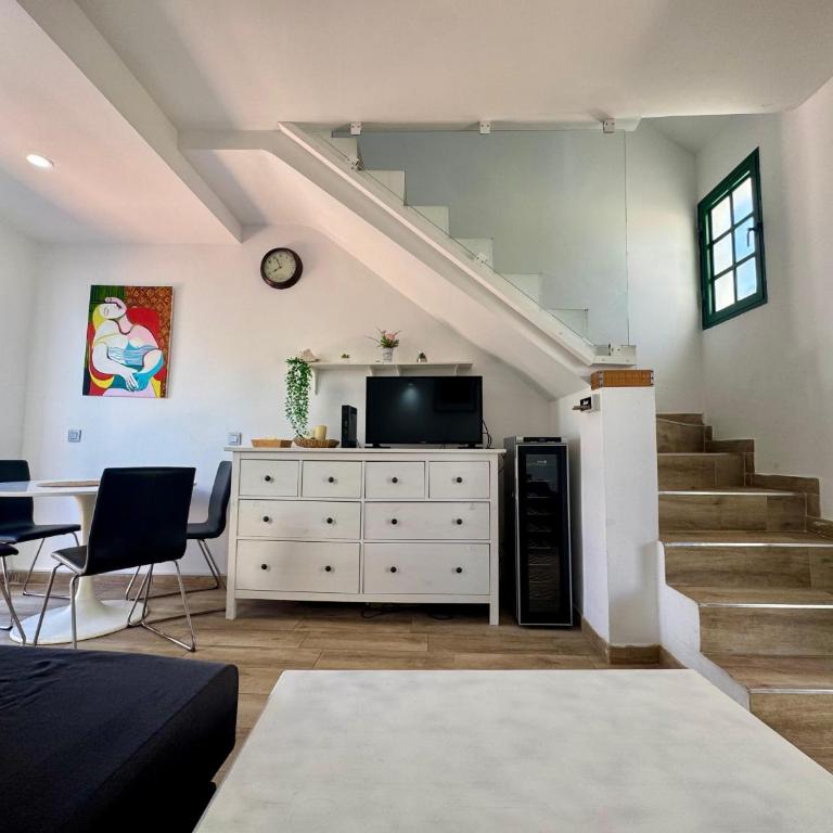 Tropical Sun - One-Bedroom House - 11