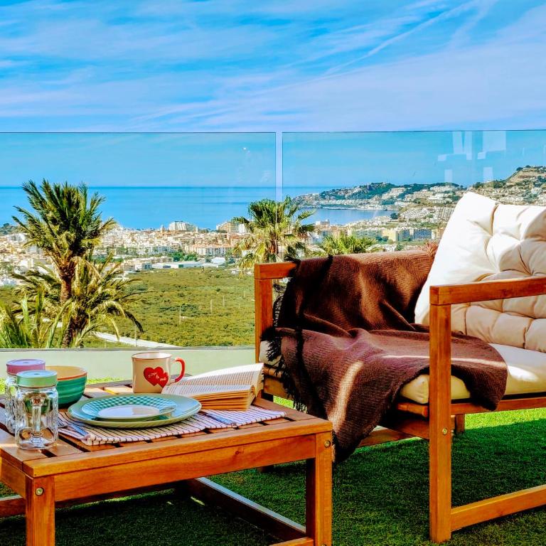 Casa Papaya - Terraza Panorámica con vistas al mar y montaña - Apartamento Superior de 2 dormitorios - 1