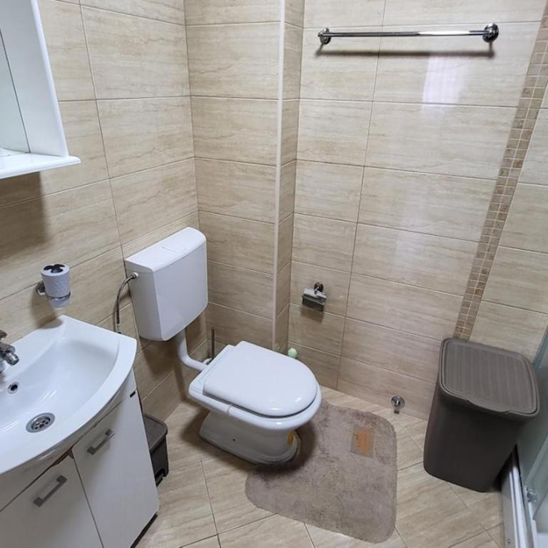 Cozy apartment, 200 m to the beach - Two-Bedroom Apartment with Terrace - 4