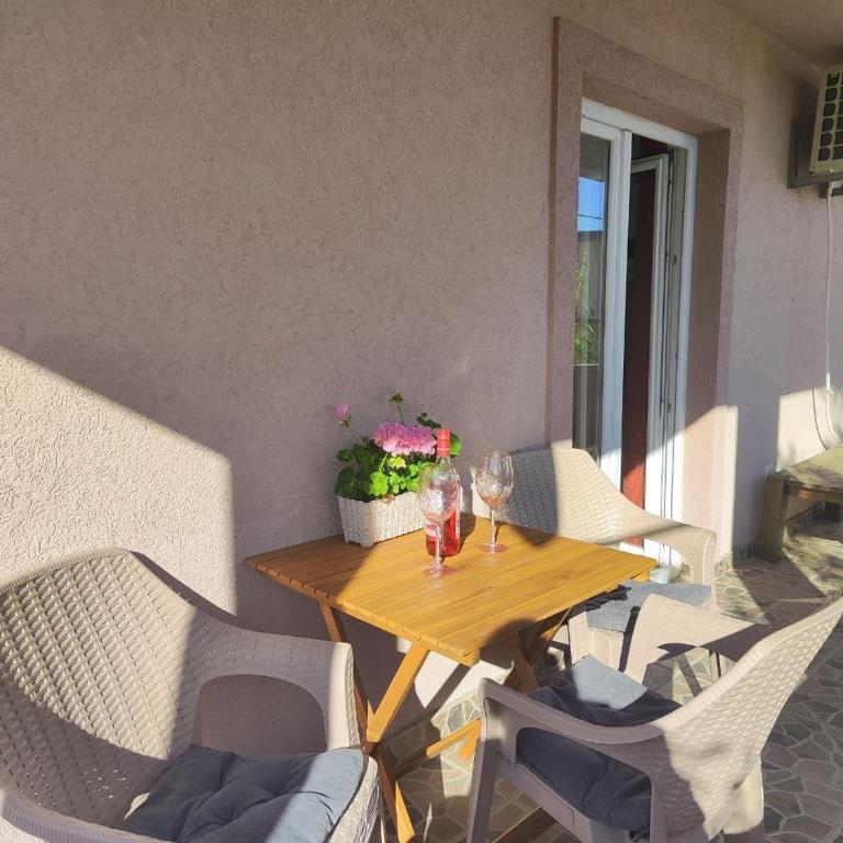 SutomoreLife Cozy Green Apartment - Apartman sa Balkonom - 11
