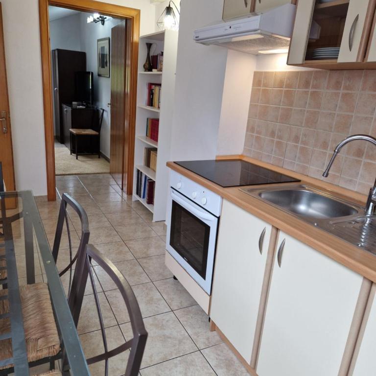 Apartman Mona - One-Bedroom Apartment - 9
