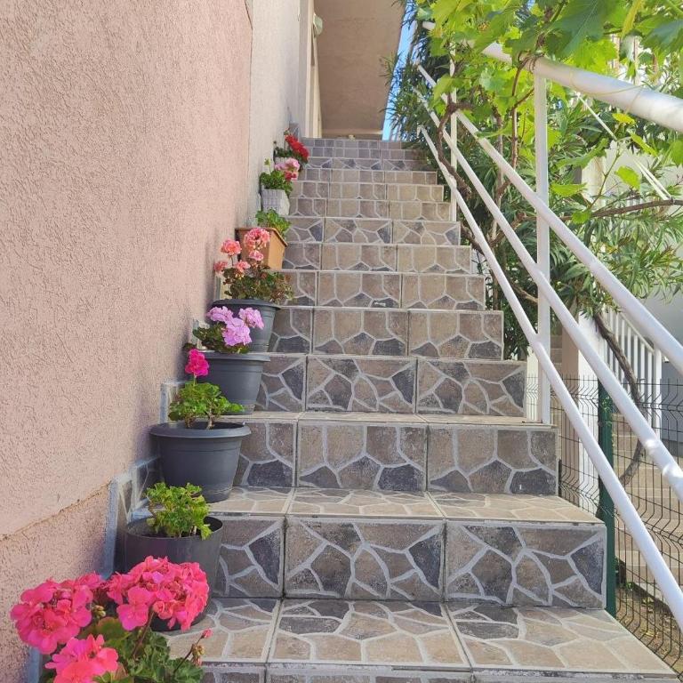 SutomoreLife Cozy Green Apartment - Apartman sa Balkonom - 13