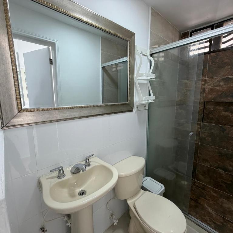 Apartamento Vista Lateral a la Playa By ICDI - Three-Bedroom Standard Apartment - 13