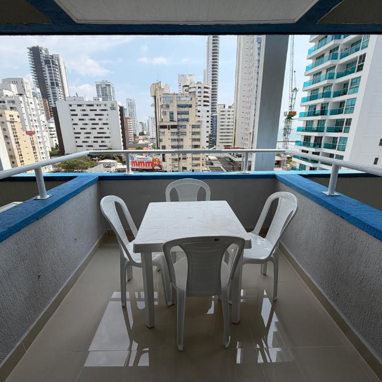 Apartamento Vista Lateral a la Playa By ICDI - Three-Bedroom Standard Apartment - 18