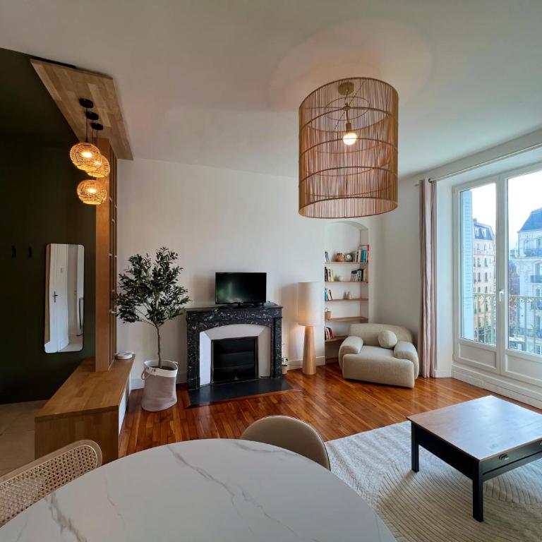 2 chambres, Parking privé, Gare à 8 min - Appartement 2 Chambres - 22