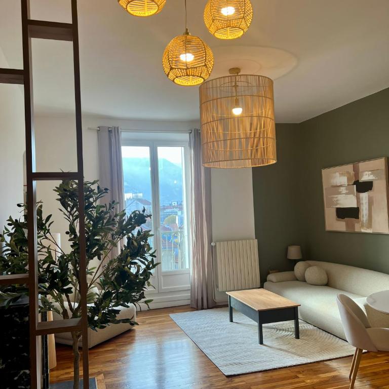 2 chambres, Parking privé, Gare à 8 min - Appartement 2 Chambres - 17