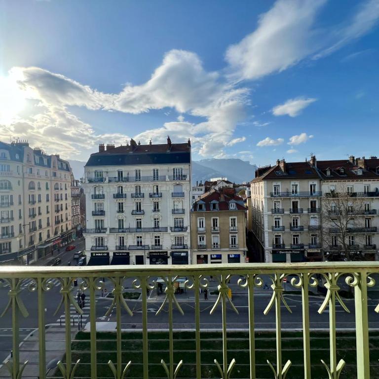 2 chambres, Parking privé, Gare à 8 min - Appartement 2 Chambres - 16