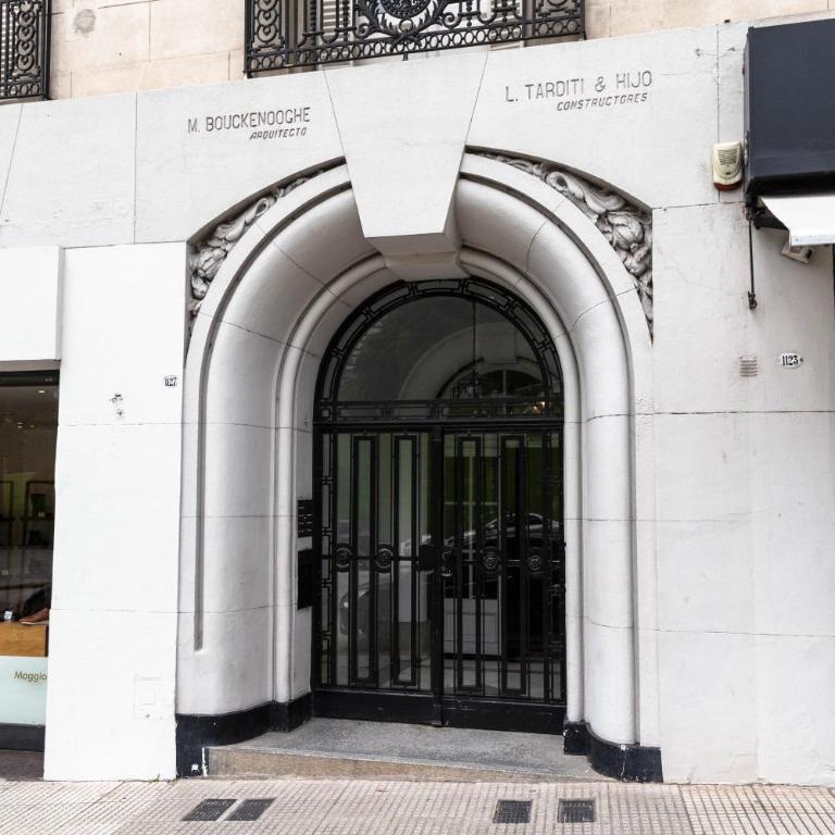 BT Homes - Elegancia y Confort en 2 Ambientes en Recoleta - Apartamento de 2 dormitorios - 11