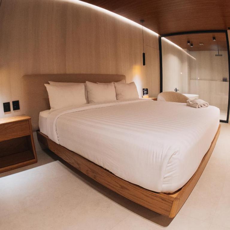 MantaHost Hotel - Deluxe Double Room with Balcony and Sea View - 9