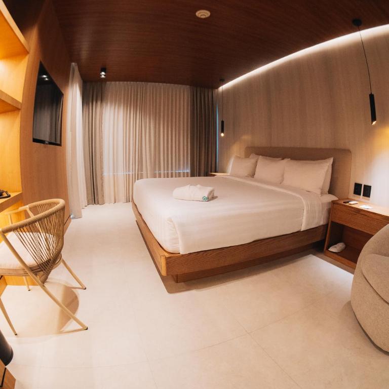 MantaHost Hotel - Deluxe Double Room with Balcony and Sea View - 10