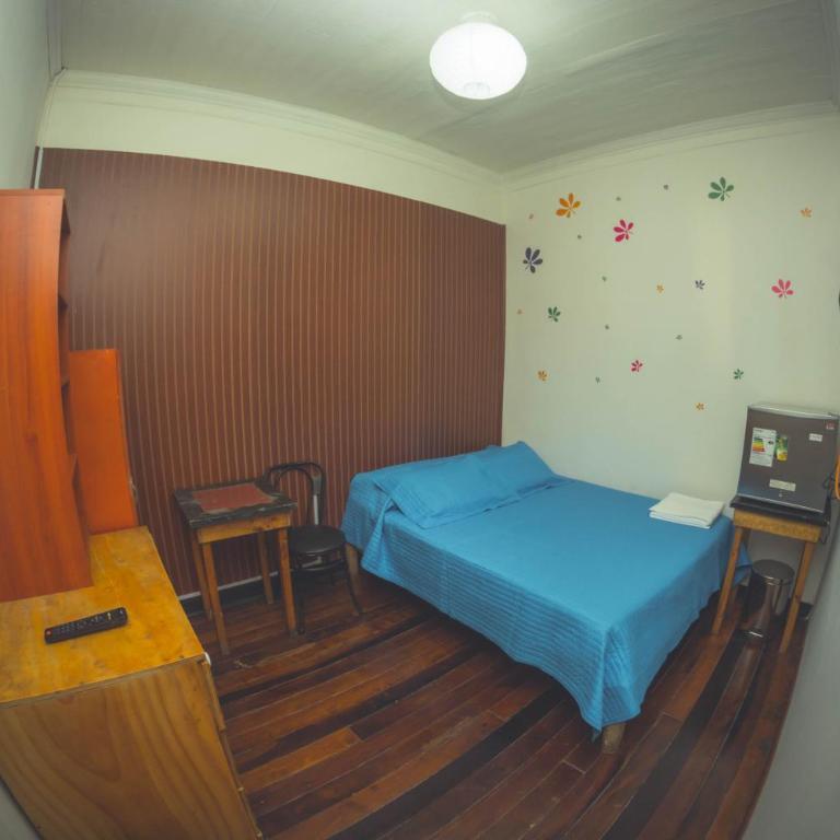 VOY Hostales - Oriente - Habitación Doble Económica con baño compartido - 1