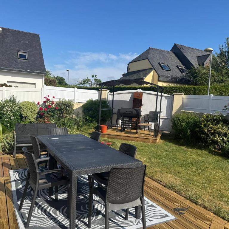 Maison familiale rénovée, centre et plage à pied!! 4ch, salle de jeux, jardin cloturé - Haus mit 4 Schlafzimmern - 4