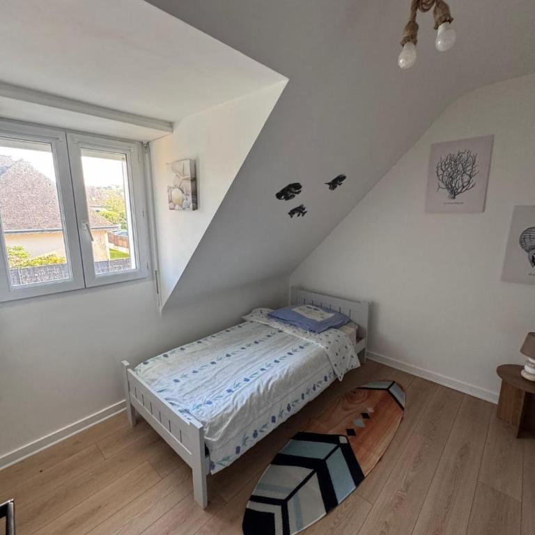 Maison familiale rénovée, centre et plage à pied!! 4ch, salle de jeux, jardin cloturé - Haus mit 4 Schlafzimmern - 31