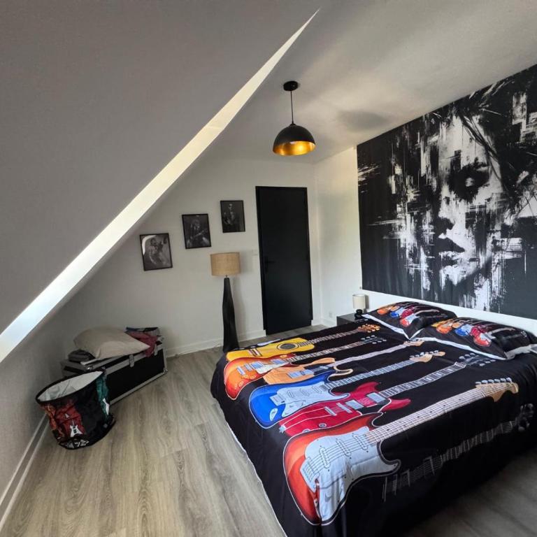 Maison familiale rénovée, centre et plage à pied!! 4ch, salle de jeux, jardin cloturé - Haus mit 4 Schlafzimmern - 29