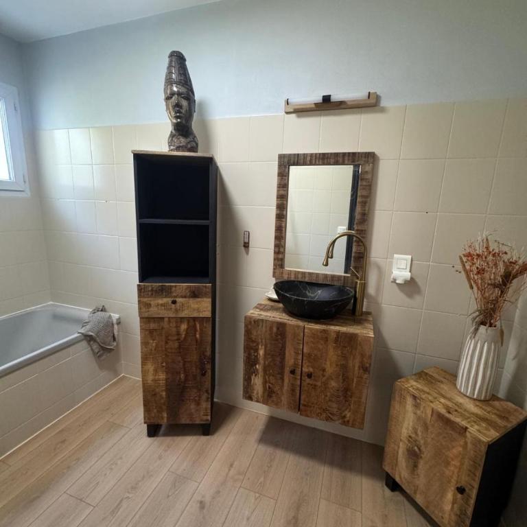 Maison familiale rénovée, centre et plage à pied!! 4ch, salle de jeux, jardin cloturé - Haus mit 4 Schlafzimmern - 35