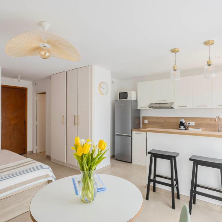 Studio lumineux VUE MER - NEUF entre Monaco-Menton - WIFI - Appartement - Vue sur Mer - 5