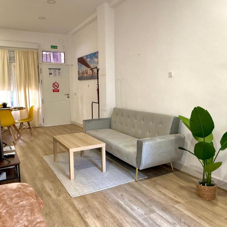 Estudio con Terraza Privada junto al Estadio Metropolitano e IFEMA - Apartment with Terrace - 2